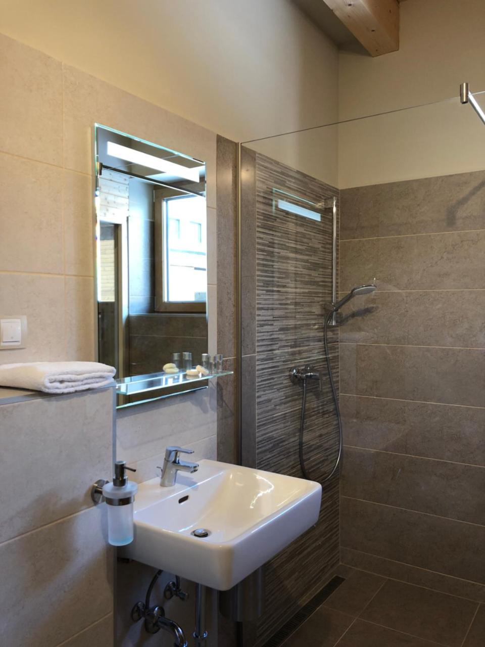 Hs - Rockhaus Aparthotel Pruggern Bagian luar foto